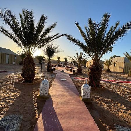 Готель Sahara Luxury Camp Vip Мерзуга Екстер'єр фото